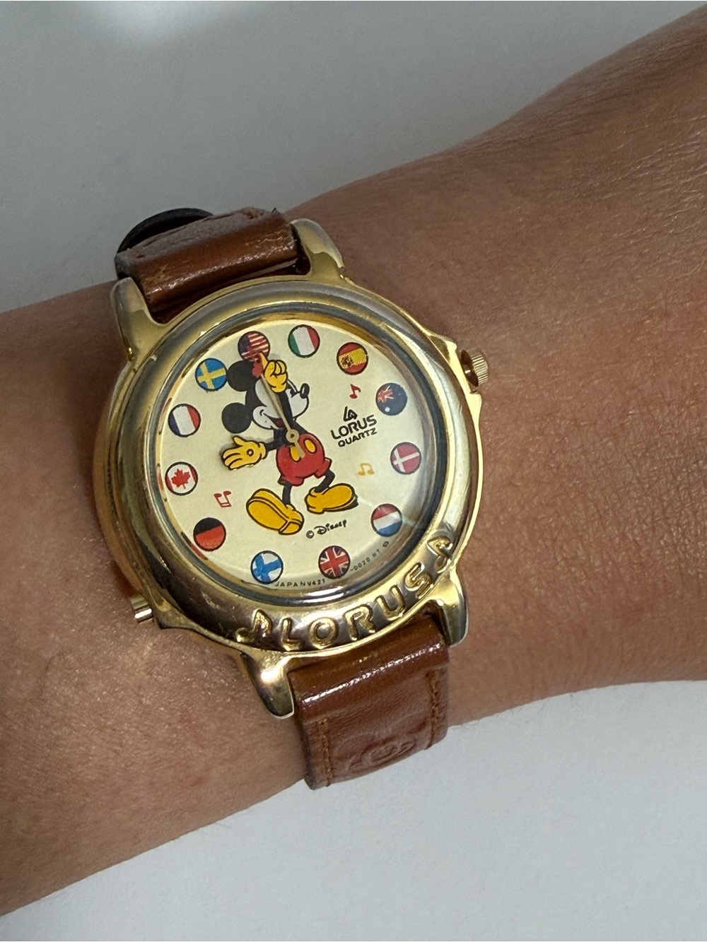 Vintage Lorus Mickey Mouse Musical "World Flags" Unisex Watch